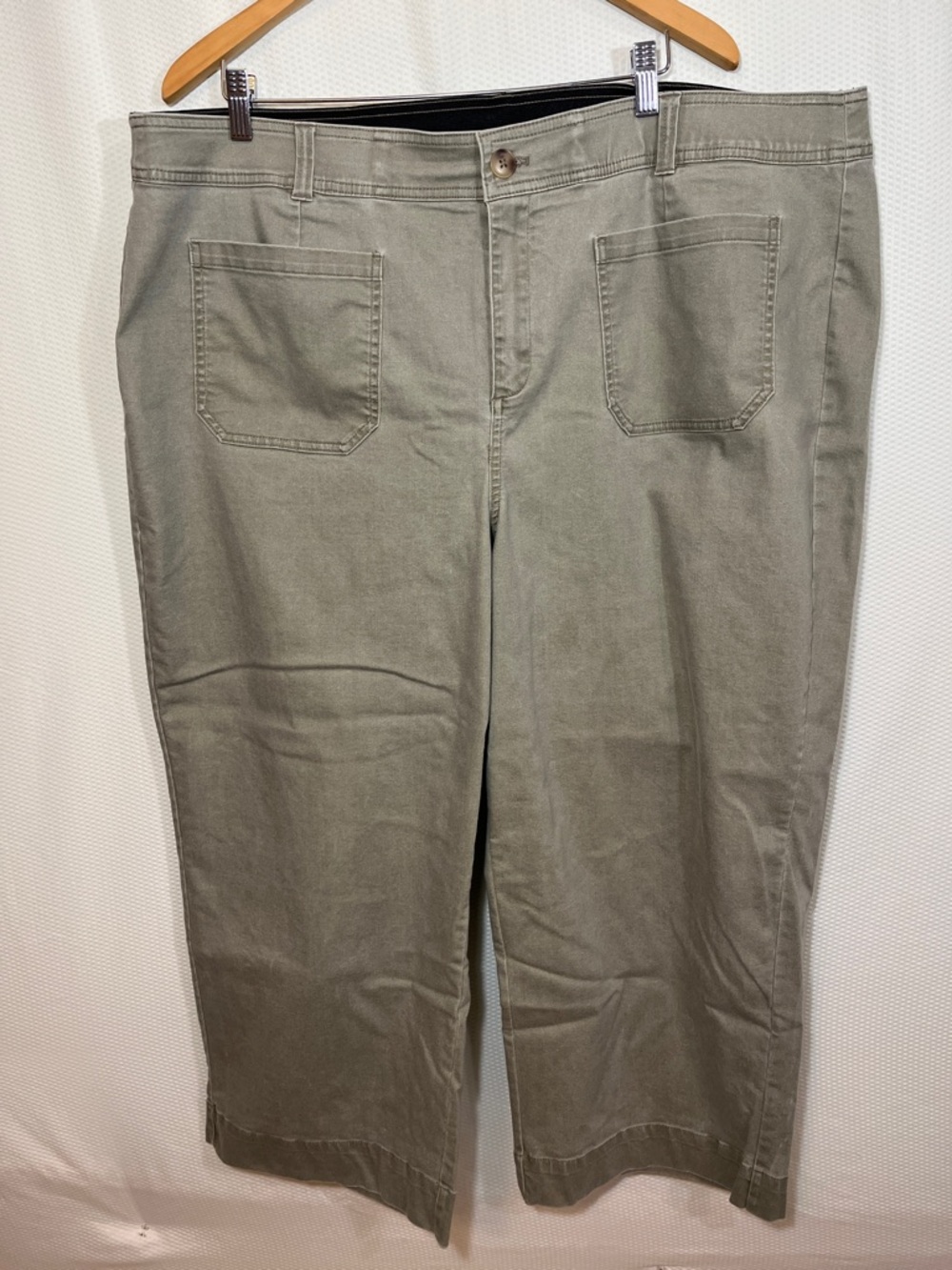 Lane Bryant Olive Green Wide Leg Crop Pants Size 24 High Rise Cargo Utility pant